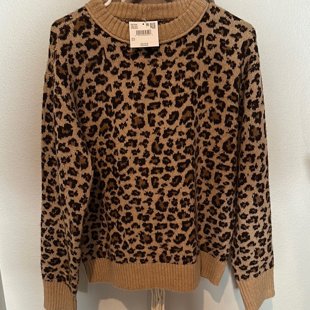 American eagle Leopard Print crewneck Sweater